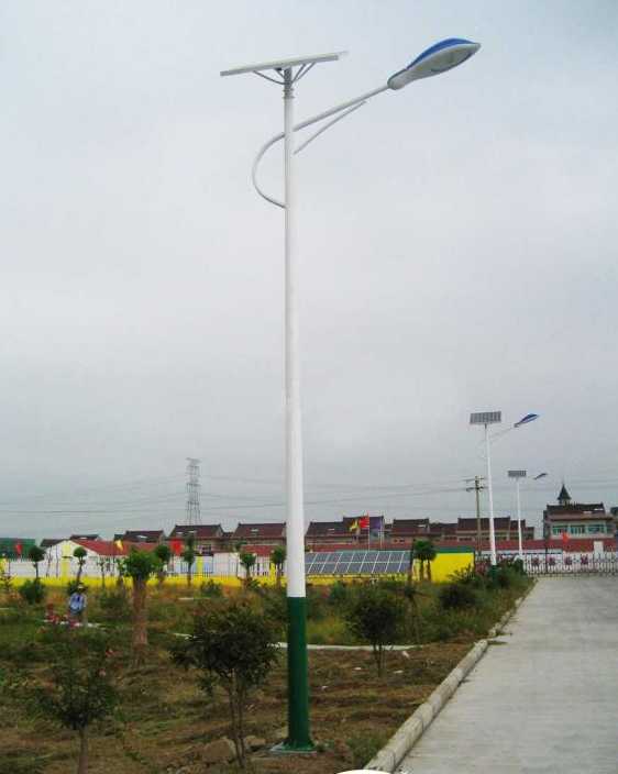 新建区6米特价太阳能路灯05